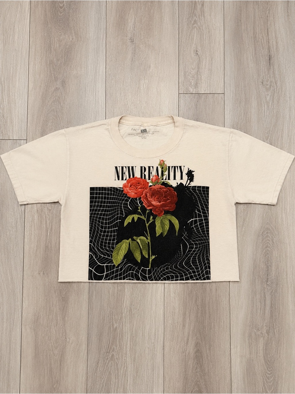 NEW REALITY Cream Crop Graphic Tee with Red Roses